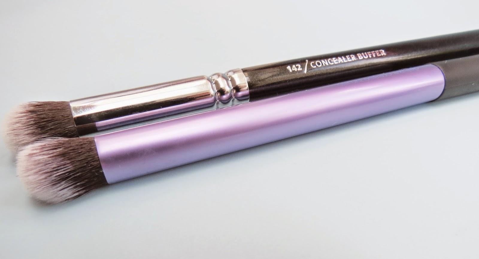 Beauty Sheep Zoeva Concealer Buffer Brush 142 and Real Techniques