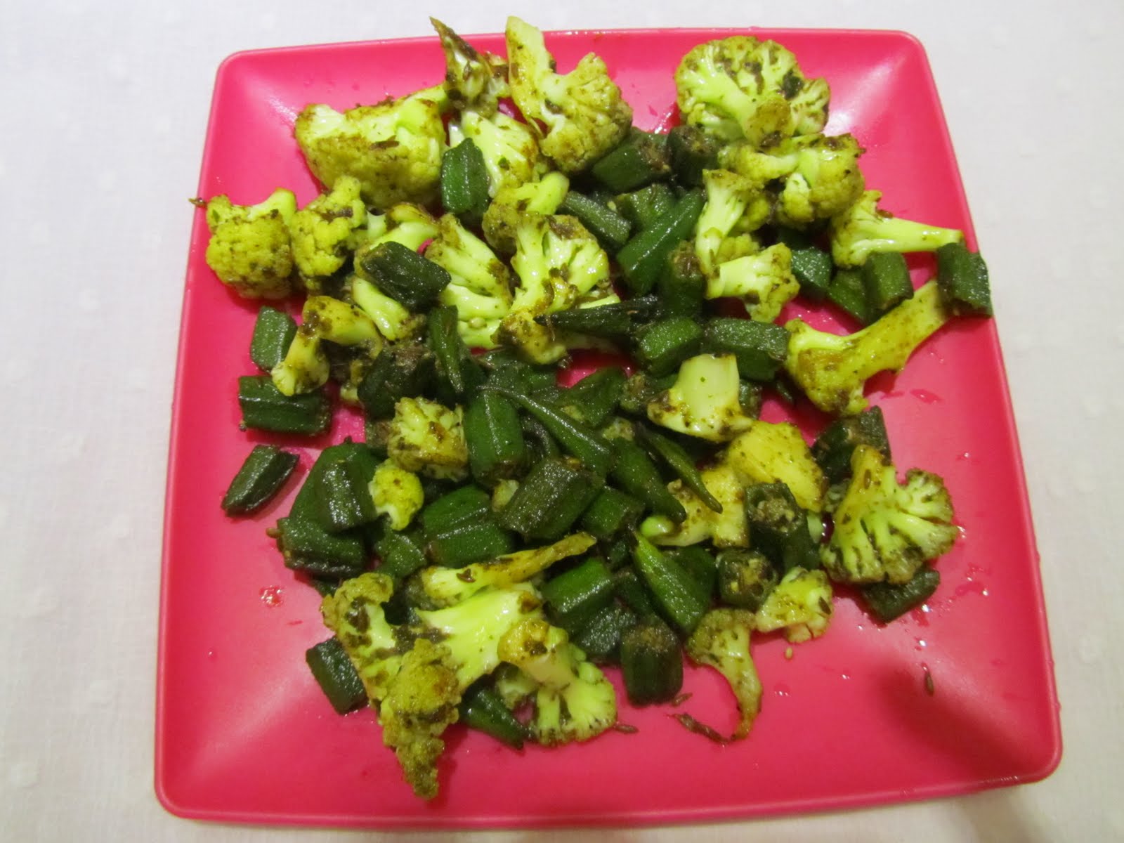 khatta meetha theeka Cauliflower and Bhindi ki sabzi / Okra and