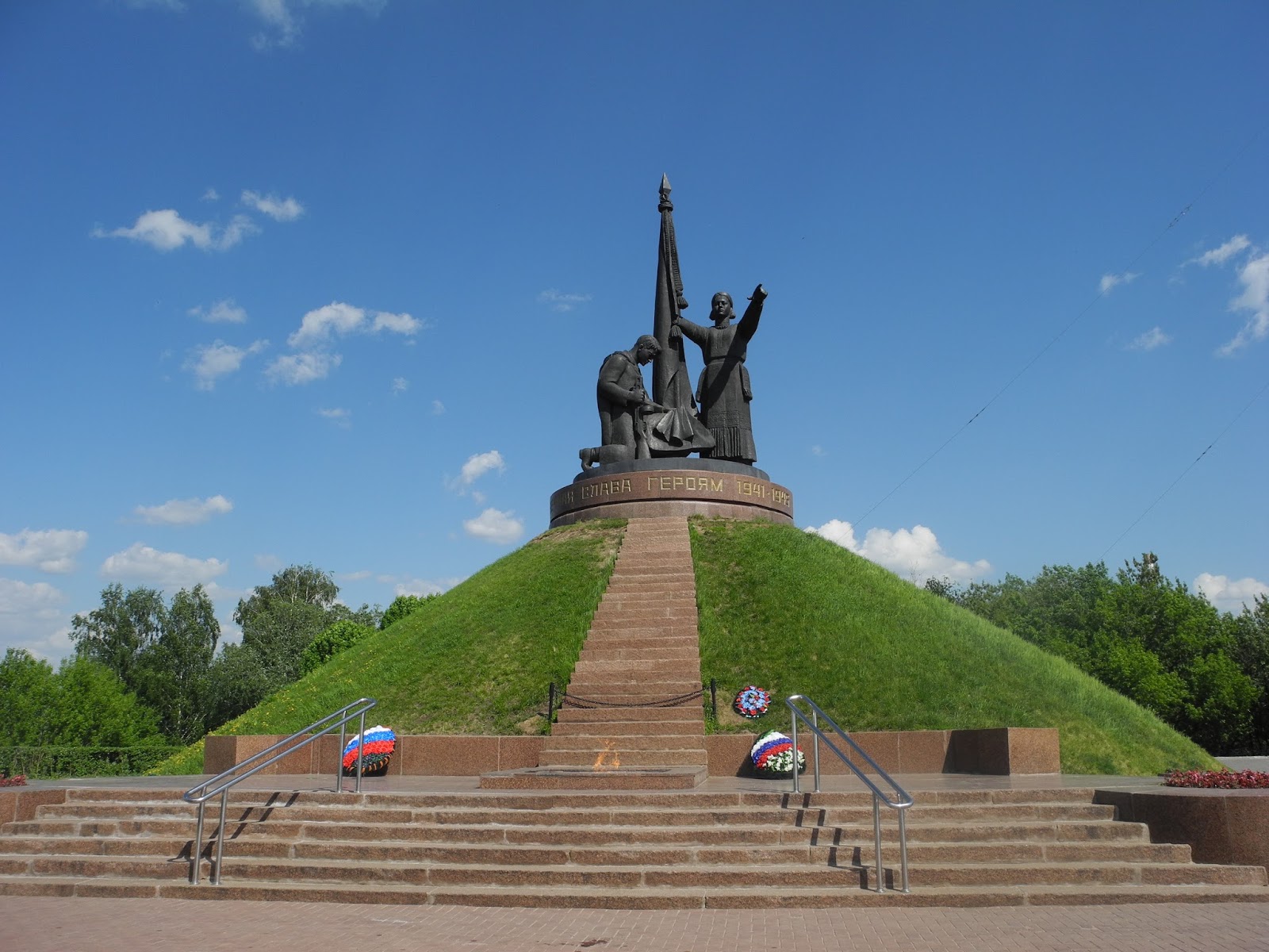 Монумент в Чебоксарах
