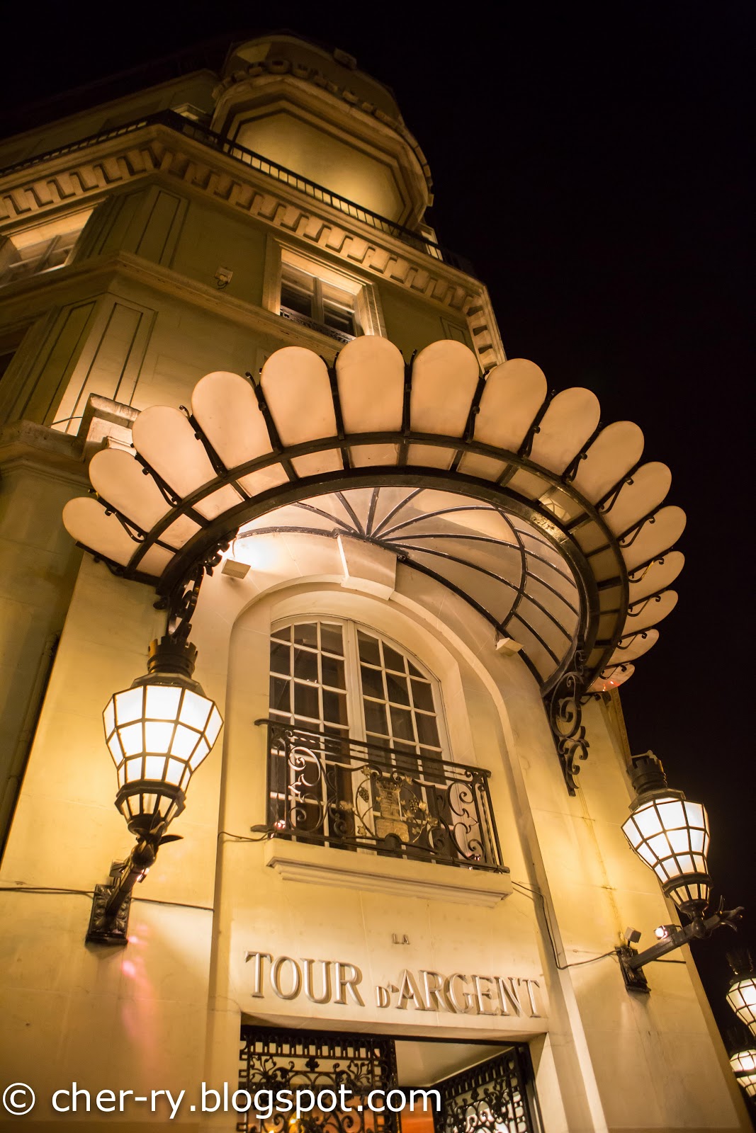 Life of a Lil Notti Monkey La Tour d'Argent revisited ))))