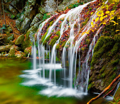 Cascadas Jur Jur en Crimea, Ucrania. - Waterfalls