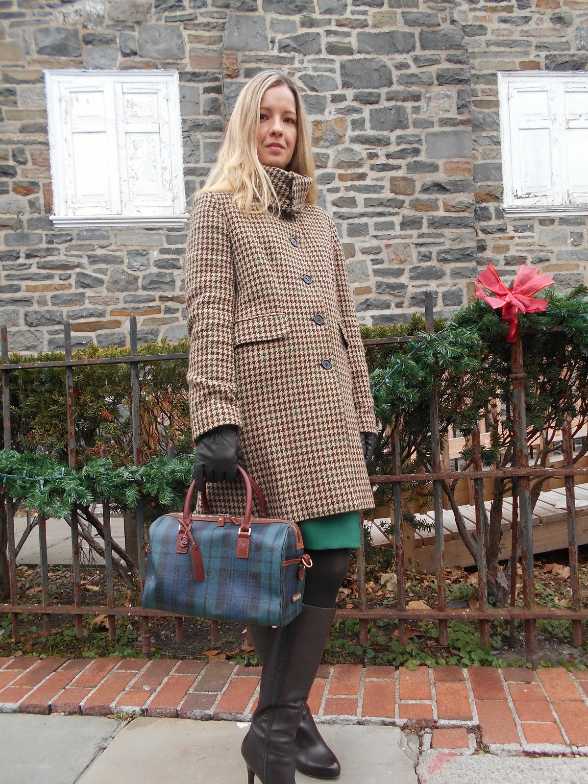 Champagne and Tweed: In the Christmas Spirit