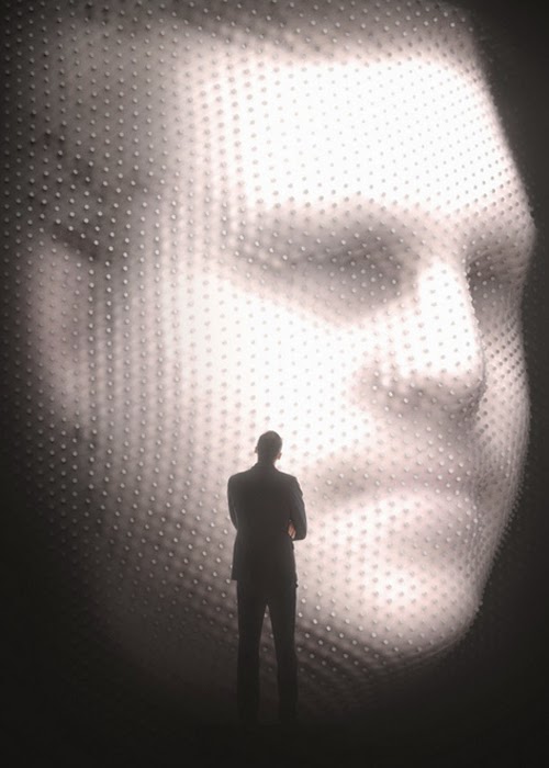 Detalle de la cara de un visitante en 3D. Fachada Led MegaFaces