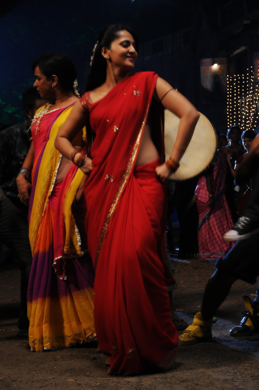 Anushka Shetty Hot Cinema Latest Anushka With Simbu Hot In Vaanam Hd Images
