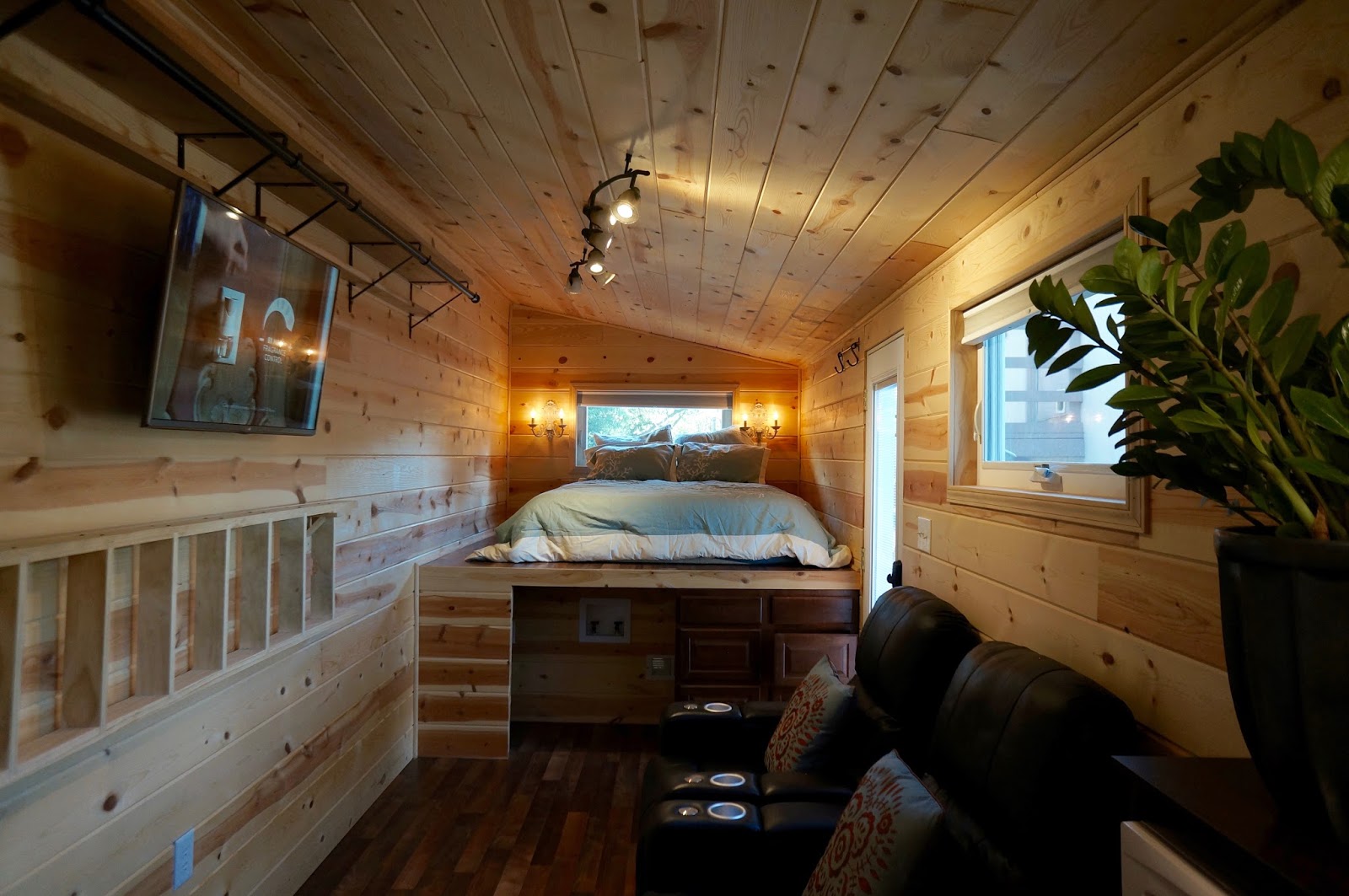 TINY HOUSE TOWN South Pasadena Tiny House (240 Sq Ft)