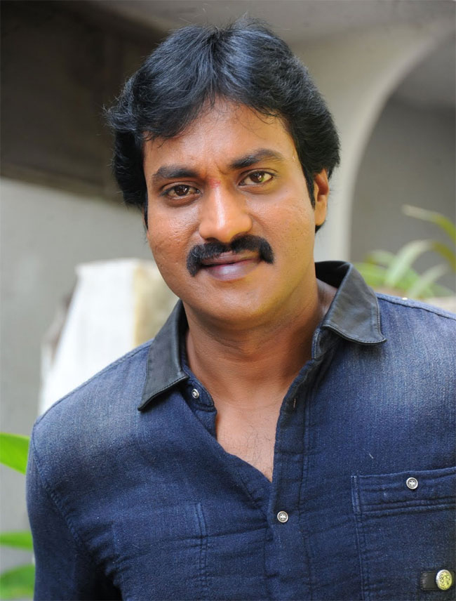 Telugu Actor Sunil Profile Biography Family Photos and Wiki and Biodata