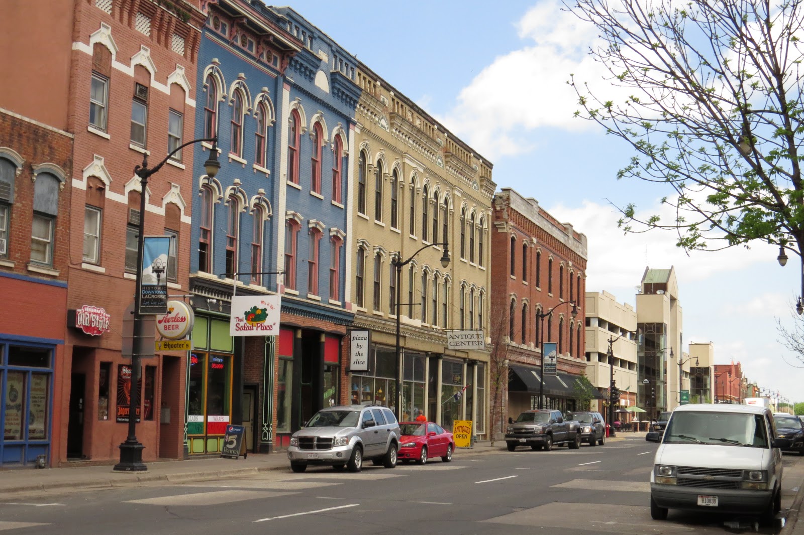 Nomadic Newfies DayTrip to Historic Downtown La Crosse