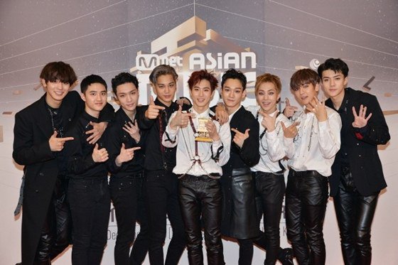 Album of the Year & Best Male Group & Best Asian Style Award – EXO EXO Album of the Year & Best Male Group & Best Asian Style Award