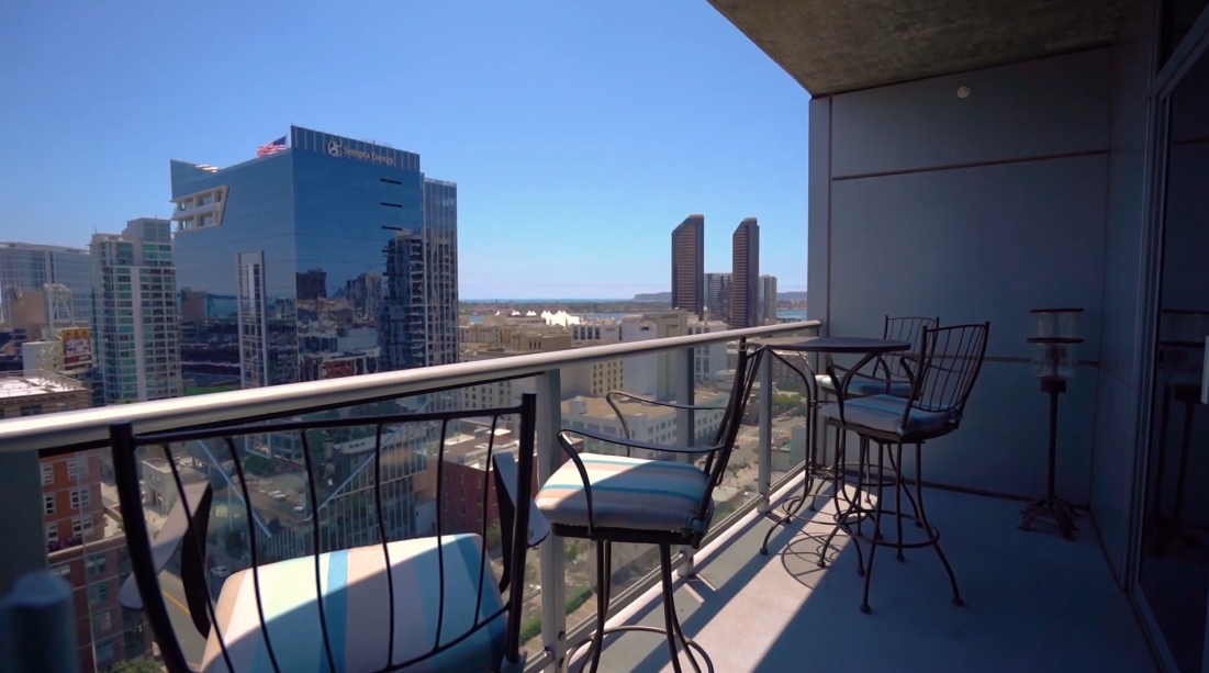 20 Interior Design Photos vs. 800 The Mark Ln #707, San Diego Luxury Condo Tour