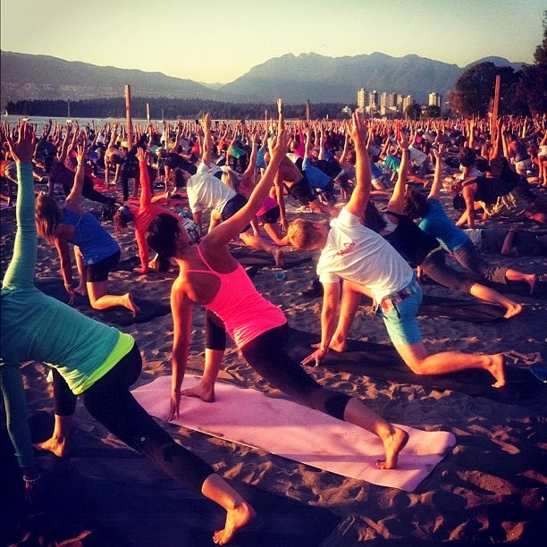 Sunset-beach-yoga