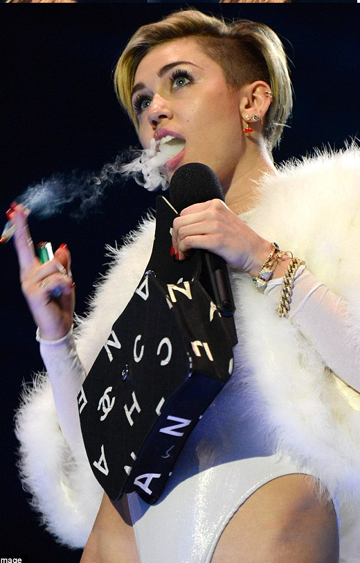 Did Miley Cyrus Smoke Marijuana O Stage? 8