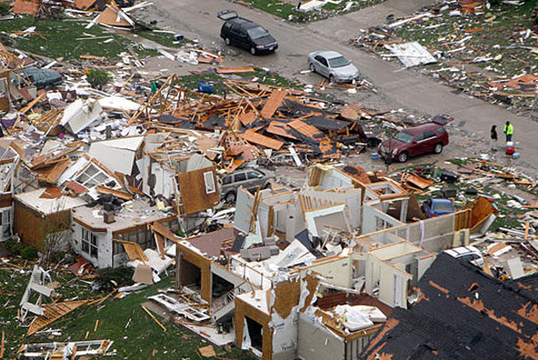 St Louis 2024 Tornado , Clean up begins after confirmed tornado in ...