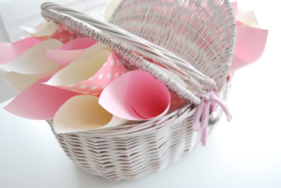 Cesta de chuches dulce para celebraciones