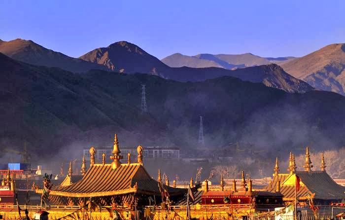 The Jokhang Temple Lhasa — Tibet¸ China The Jokhang Temple Lhasa — Tibet¸ China