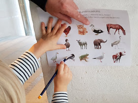 Bornholm mit Kindern im Herbst. Teil 3: 10 tolle Ausflugsziele für Familien auf Dänemarks Sonneninsel. Im familienfreundlichen Kunstmuseum können die Kinder auf Tiersafari gehen.
