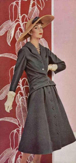 Colorful Vinatge Photos of Beautiful Ladies in Their Coats in the 1950s ...