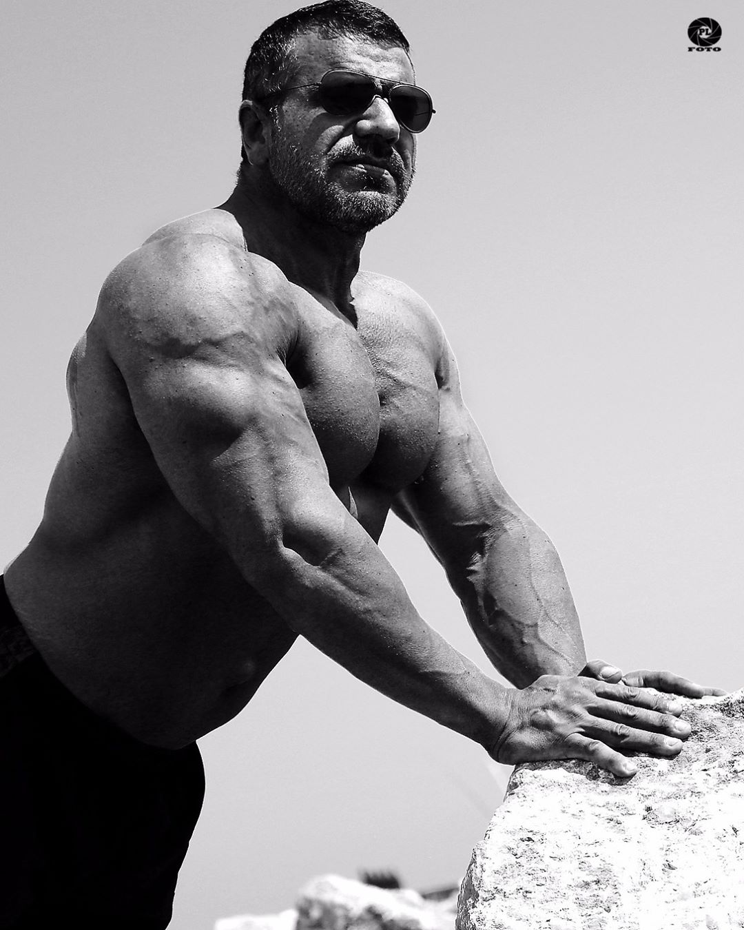 Muscle Lover: Spanish master bodybuilder Toni Lloret (2)