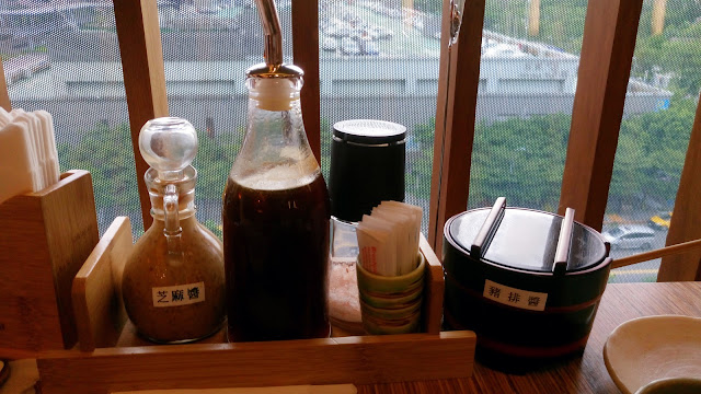 【食記】台北信義區赤神日式豬排,酥脆厚實的炸豬排,白飯無限供應!