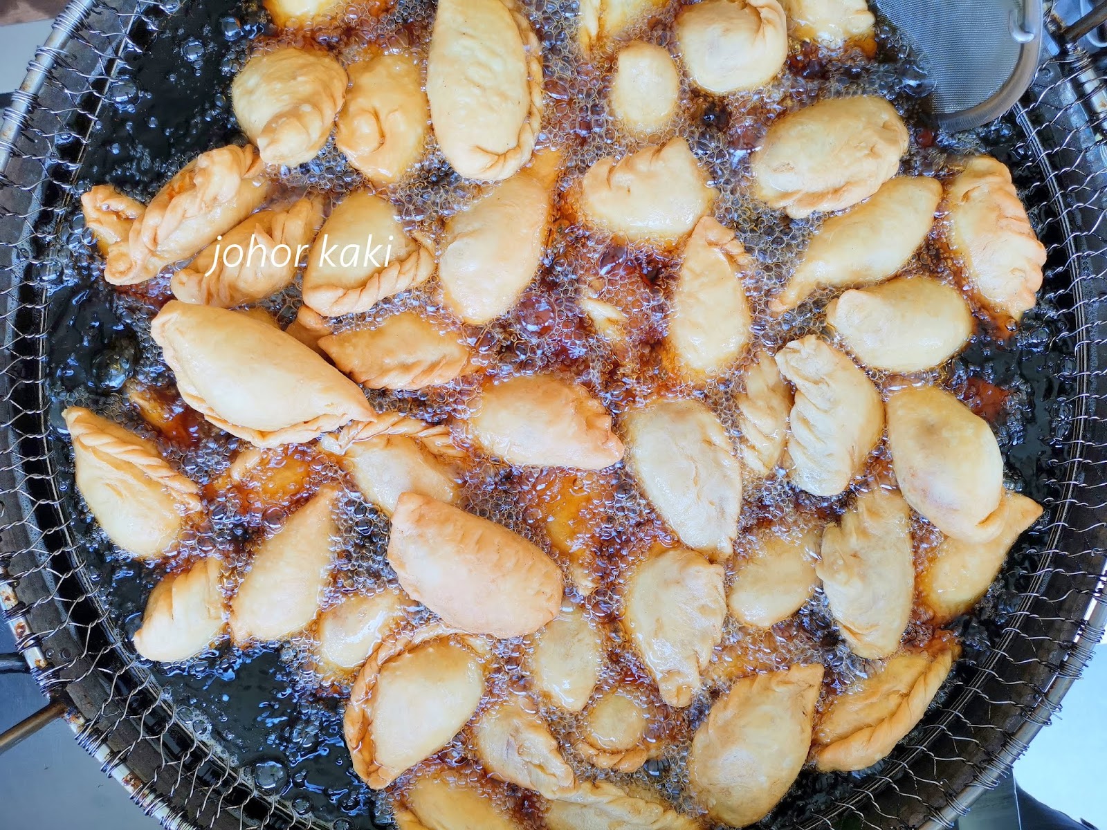 Famous Swees Epok Epok The Best Curry Puffs In Batam