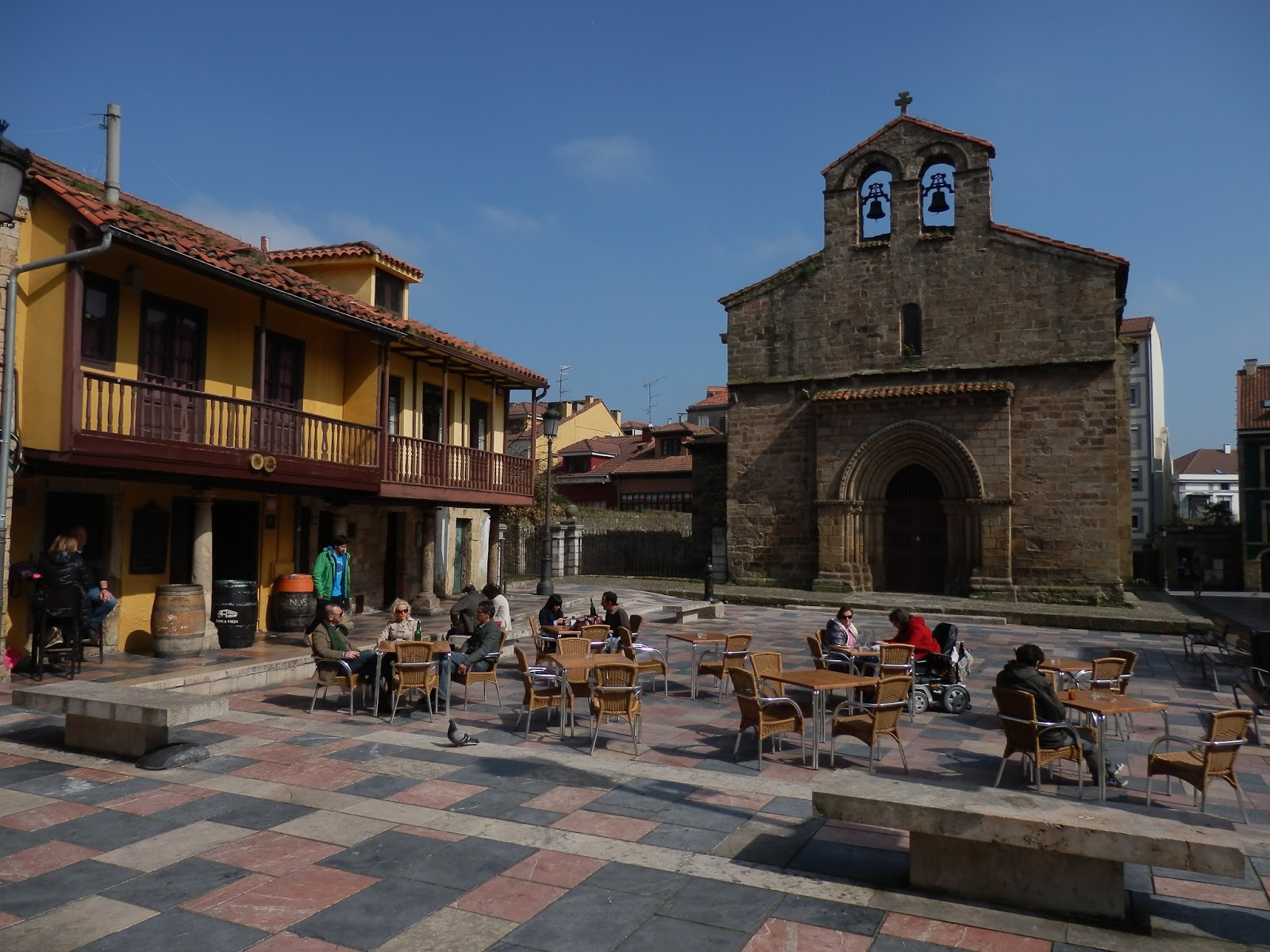 Xurde Morán SABUGO, ANTIGUO BARRIO DE PESCADORES Y PLAZA DEL CARBAYO