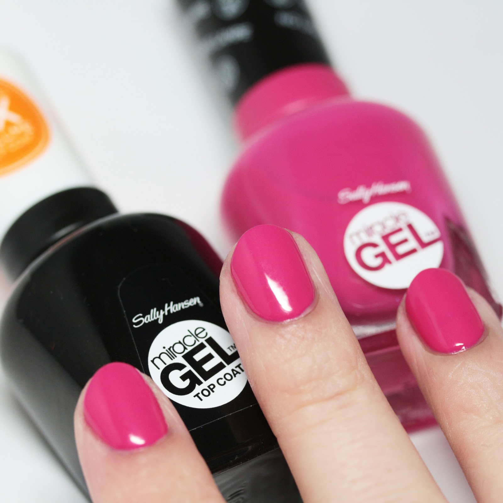 The Polished Hippy Sally Hansen Miracle Gel colorofthemoment Pink and