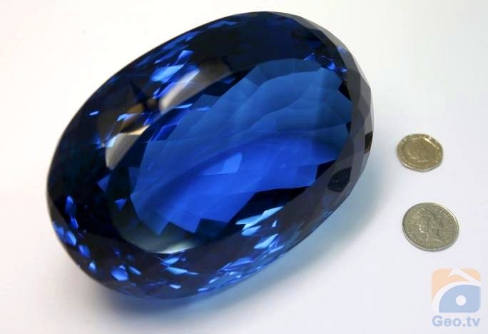 The Largest Blue Topaz Gemstone in The World (Photos) | Geology In
