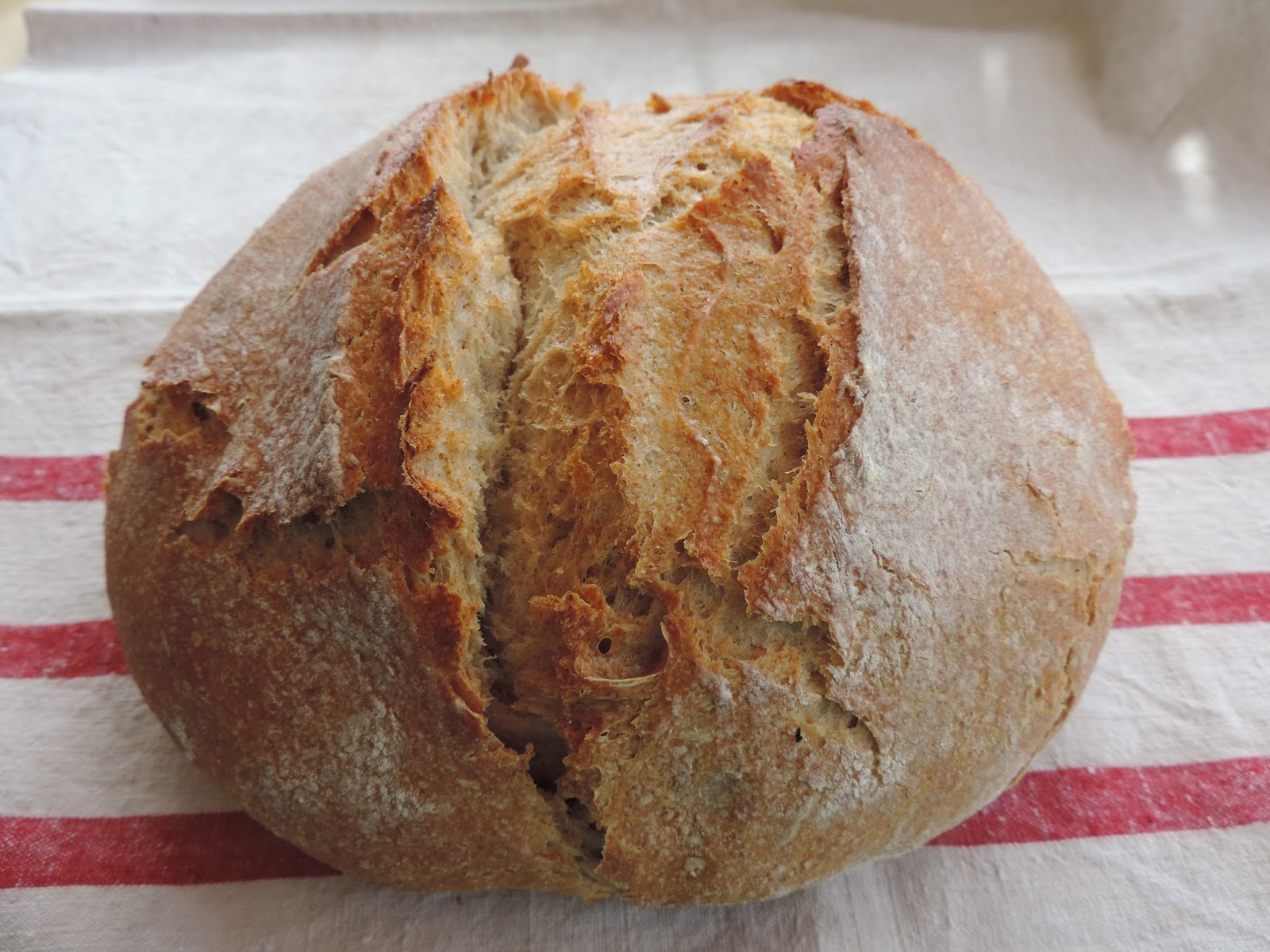 Roggenmischbrot mit Sauerteig - Vadkovászos félbarna kenyér