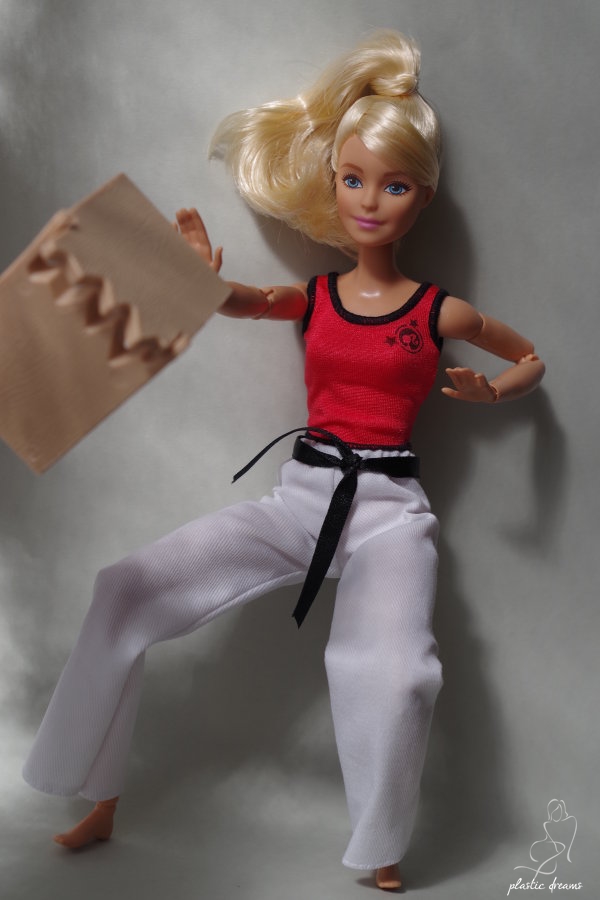 Plastic Dreams :: Barbie et miniatures: Made To Move Barbie Doll