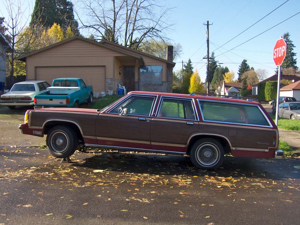 THE STREET PEEP: 1990 Ford Country Squire LX