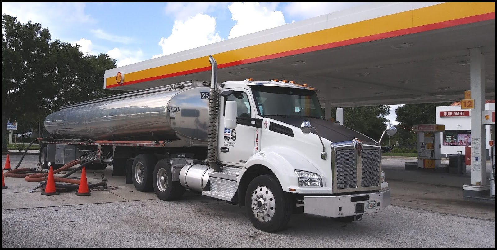 Blog Florida Fuel Hauler Utilizes Fleet of Kenworth T880s