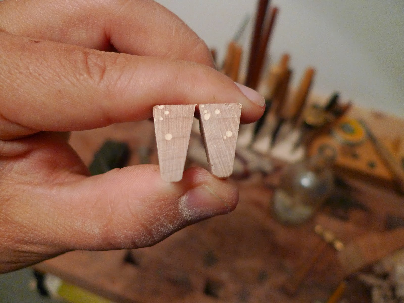 Labor Limae Wooden File and sample cuts.