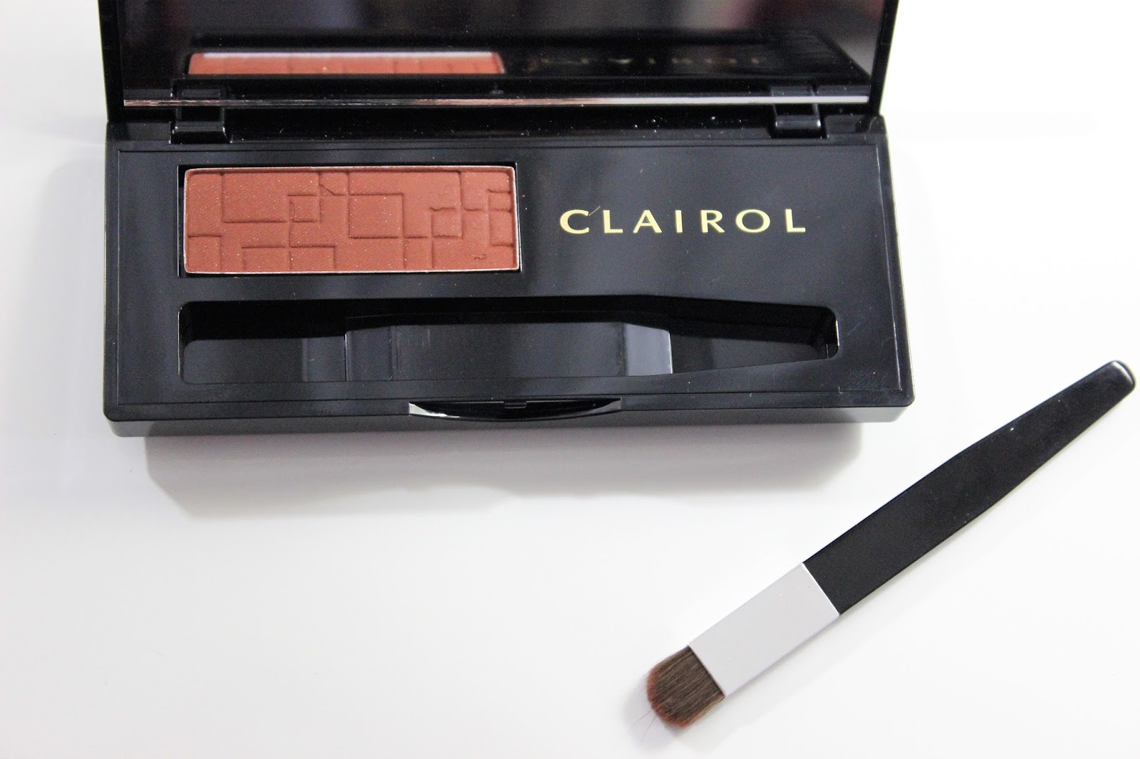 4. Clairol Root Touch-Up Concealing Powder - wide 8