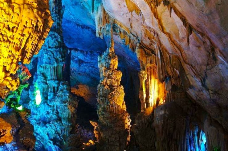 10. The Reed Flute Cave, Guilin, Guangxi, China - Top 10 Incredible Beauties Hidden in the Caves