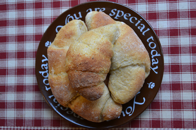 cindyshealthymeals Whole Grain Cornmeal Crescent Rolls