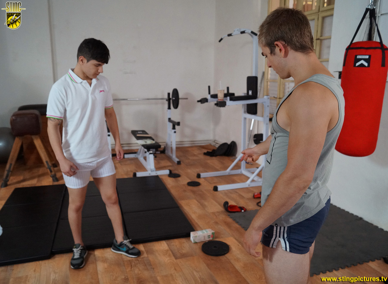 Rus qizlari onanizmni shaxsiy videoda tomosha qiling.