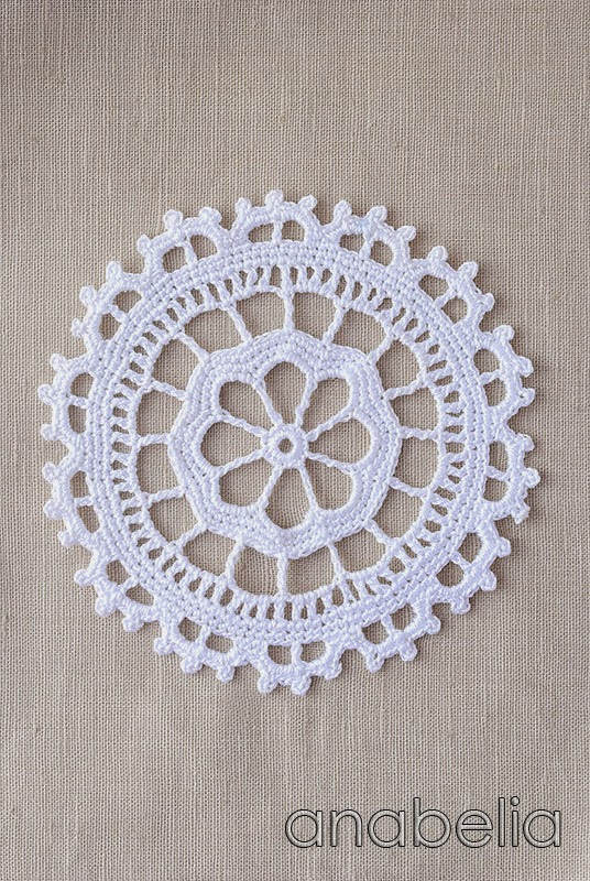 Crochet lace motif nr 4 by Anabelia