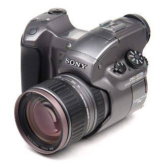 SONY Cyber-shot® Digital Still Camera DSC-D770 Manual and Operating Instructions
