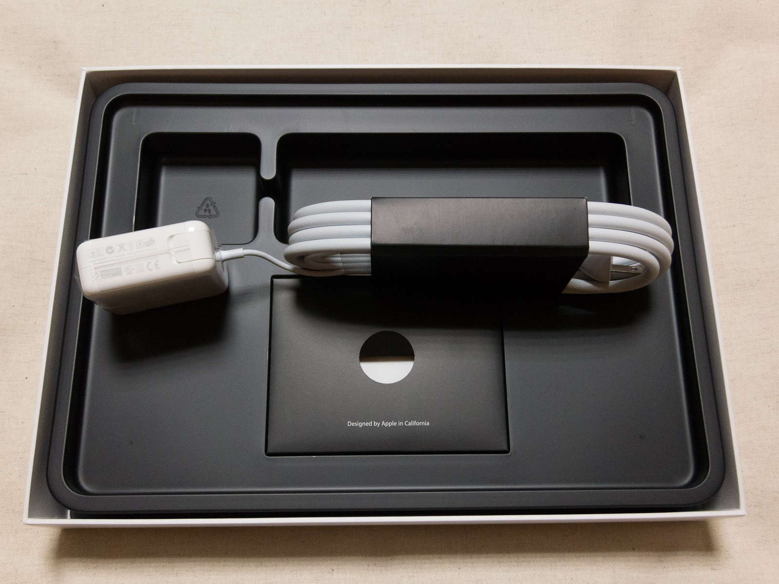 MacBook Air (Mid 2012) 13インチ パッケージ開梱 - Fonland