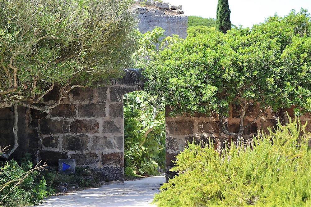 Un paraje inesperado eso es Lithica, Pedreres de S´Hostal una cita ineludible si vistas la isla de Menorca.