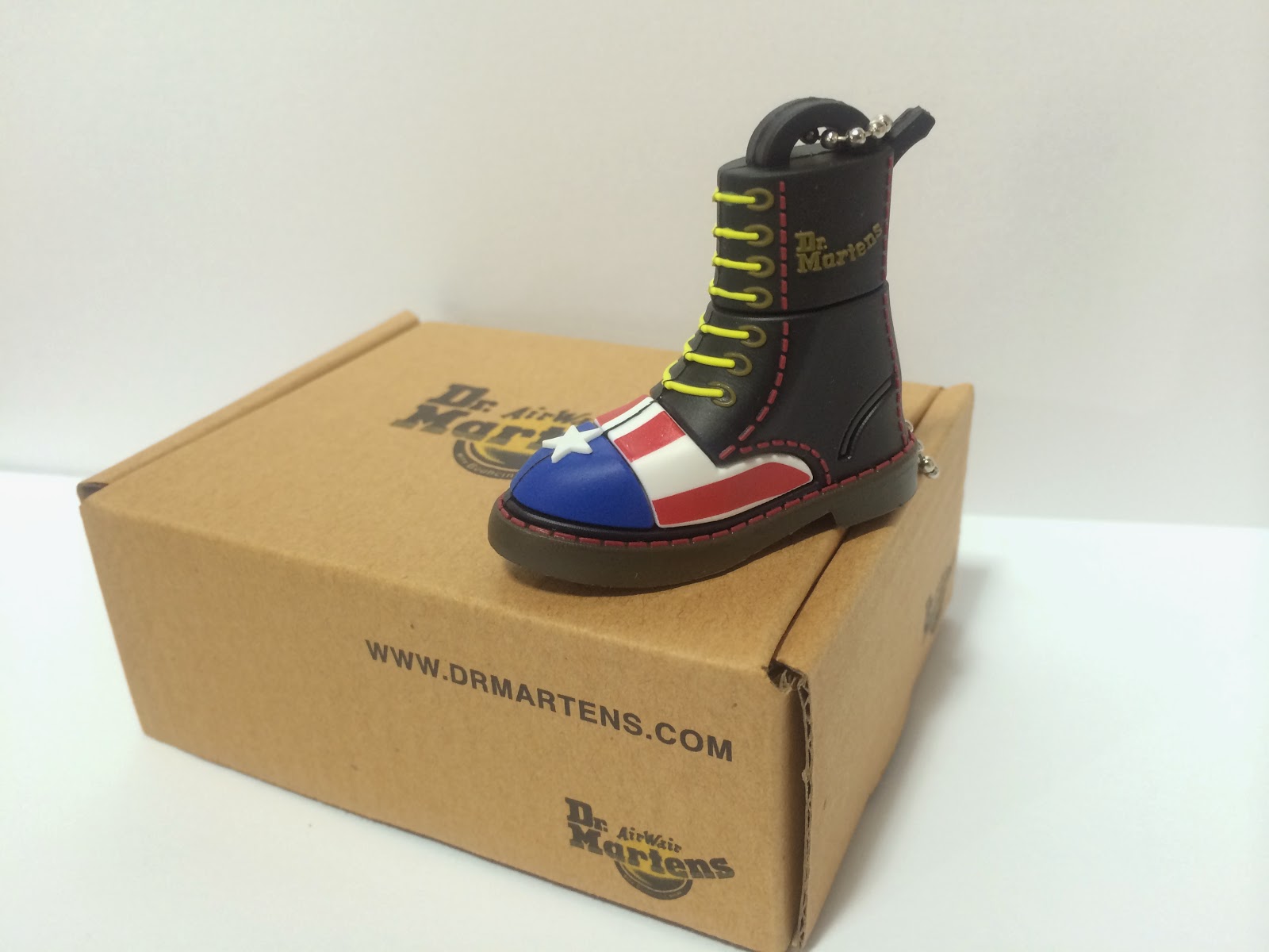 Dr.%2BMartens ARCHIVE%2BCON GRESS%2BBOOT USB 1