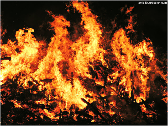Hogueras Americanas:Old Newbury Bonfire