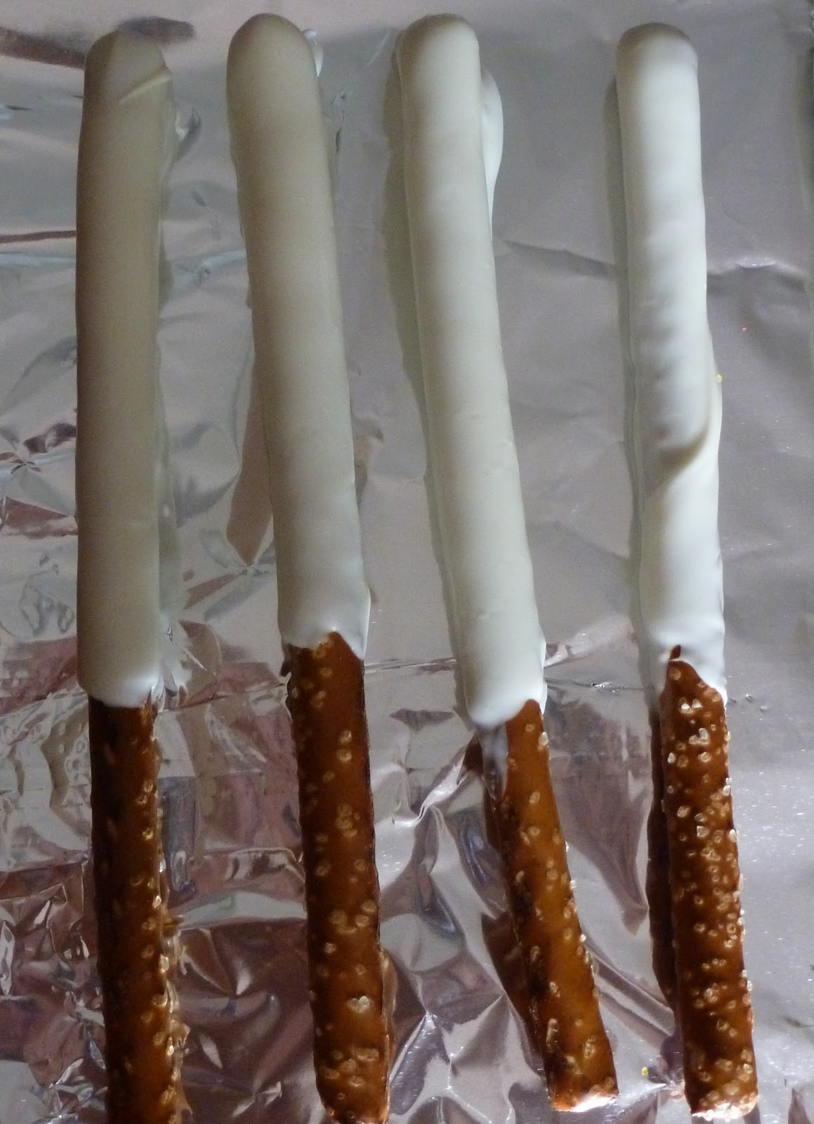 Chocolate Dipped Pretzel Rods