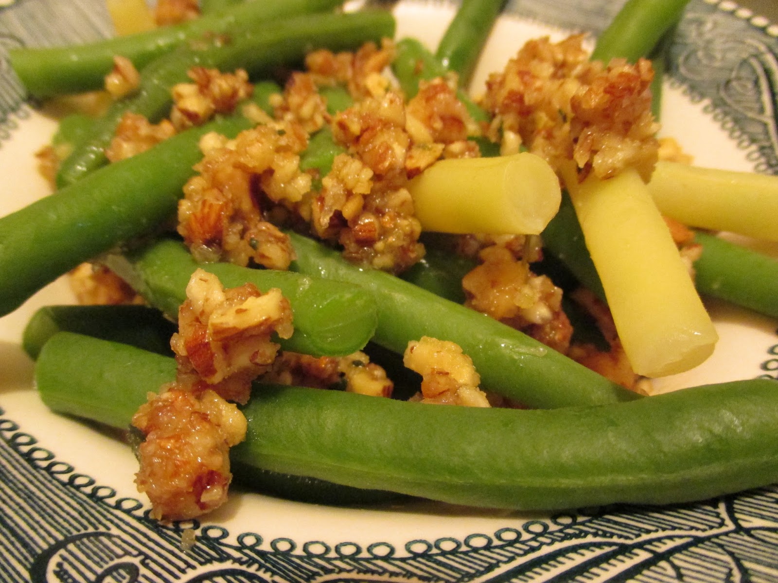 Bookcook GREEN BEANS WITH ALMOND PESTO