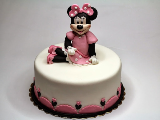 Disney Themed Cakes in London - Minnie Mouse Birthday Cake