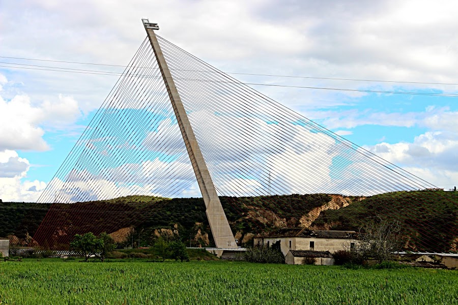 Puente atirantado de Talavera sobre el Tajo. Record de altura en Europa