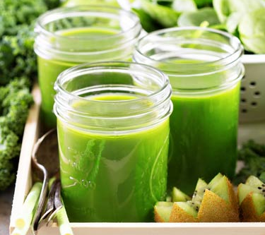 A Green Juice That Hydrates Your Brain And Removes Migraines