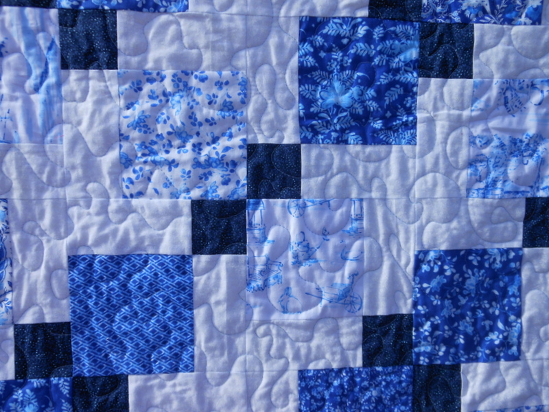 TheEclecticAbuela: A Blue and White Quilt For My Niece