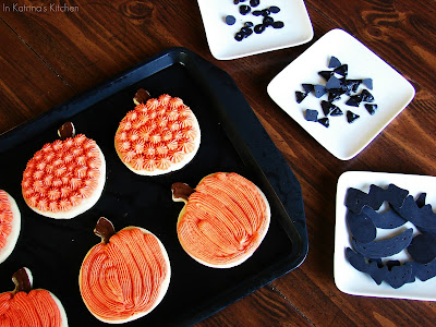 Pumpkin Carving Cookies from @KatrinasKitchen