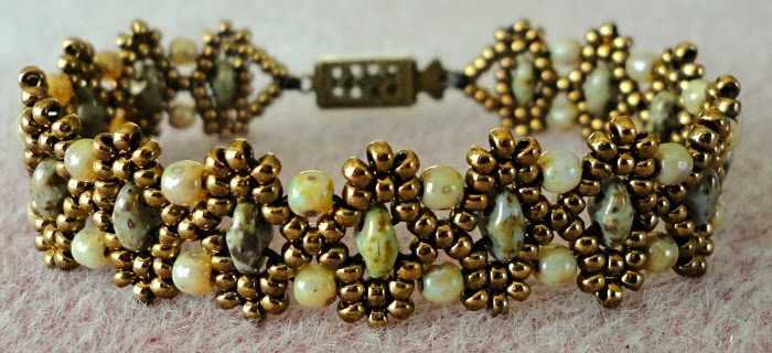 Linda's Crafty Inspirations: Bracelet of the Day: Duo Bobble Band