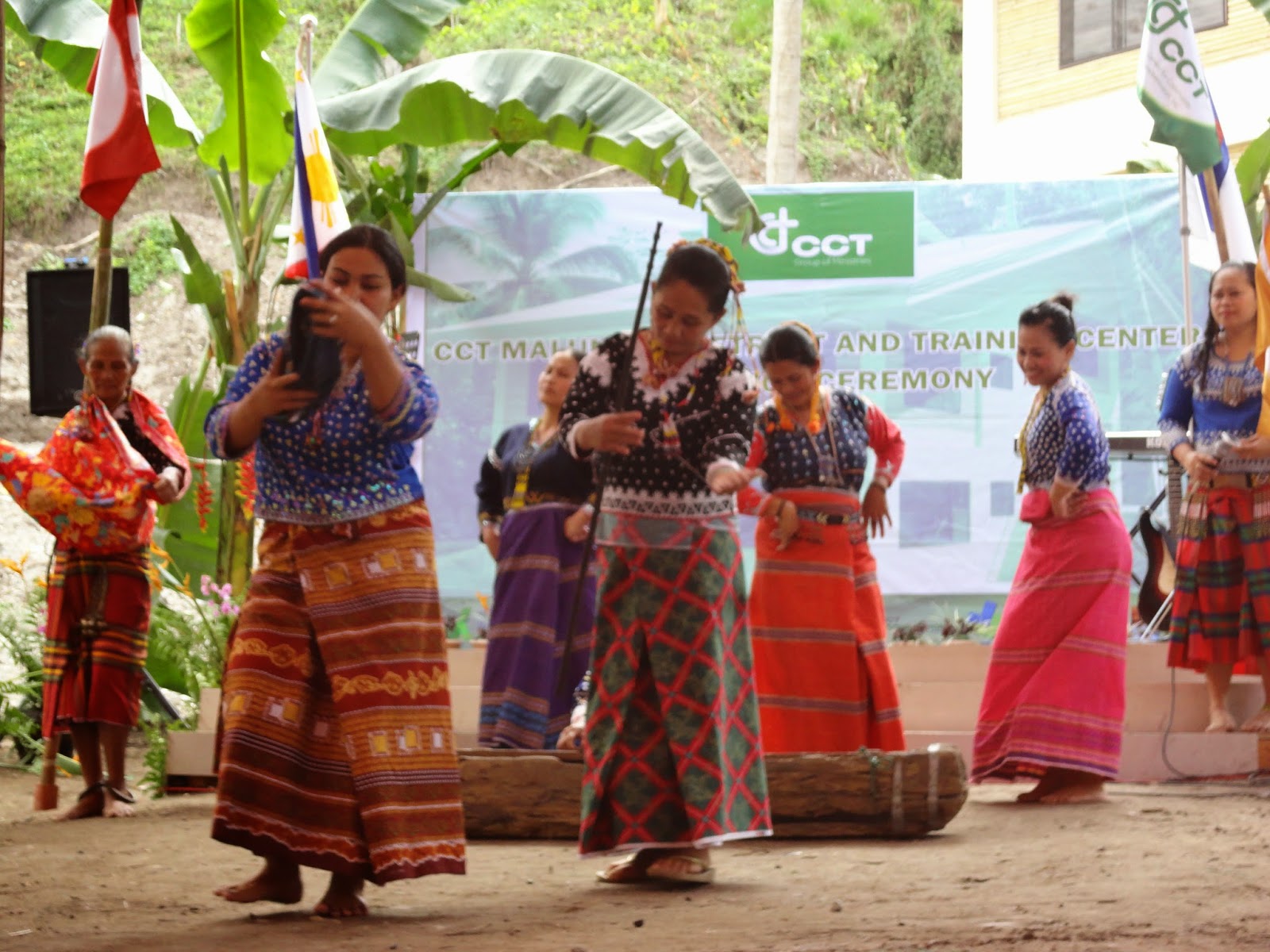 Malungon Retreat and Community Resource Center: B'laan Dance, Costumes ...